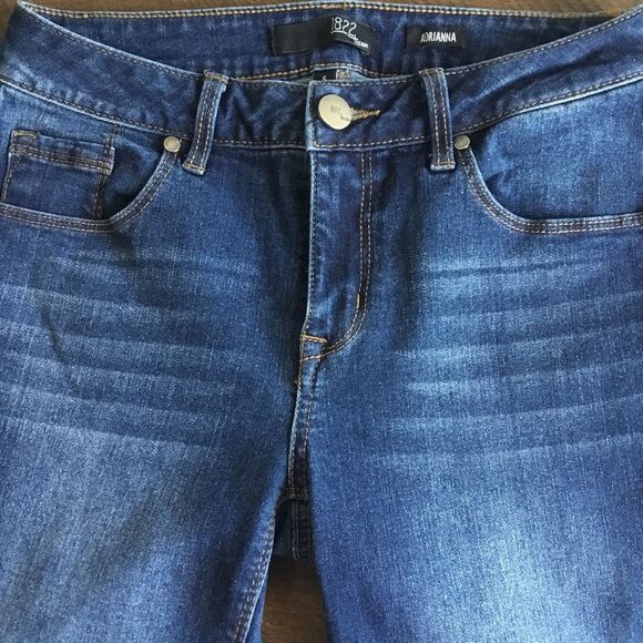 1822 Denim Adrianna Size 6 dark blue stretchy 54% cotton distressed look GUC - Picture 3 of 6